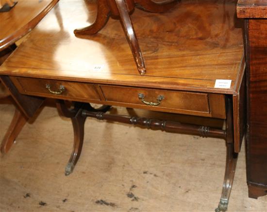 Regency sofa table(-)